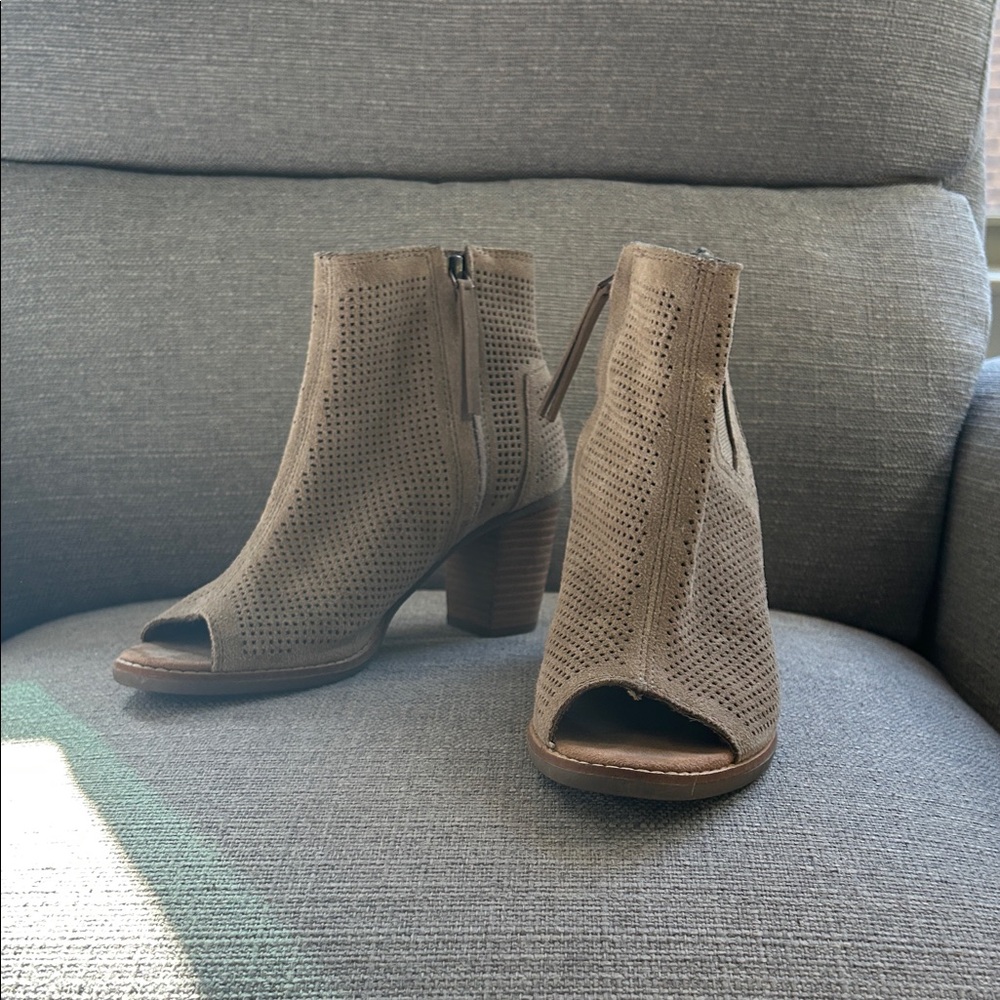 TOMS Tan Ankle Booties